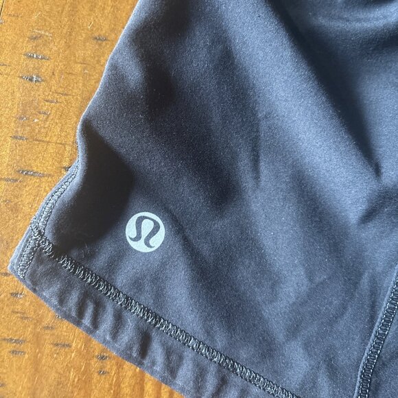 Lululemon Black Running Shorts Ladies Size 6 Zip Pocket - Picture 4 of 6